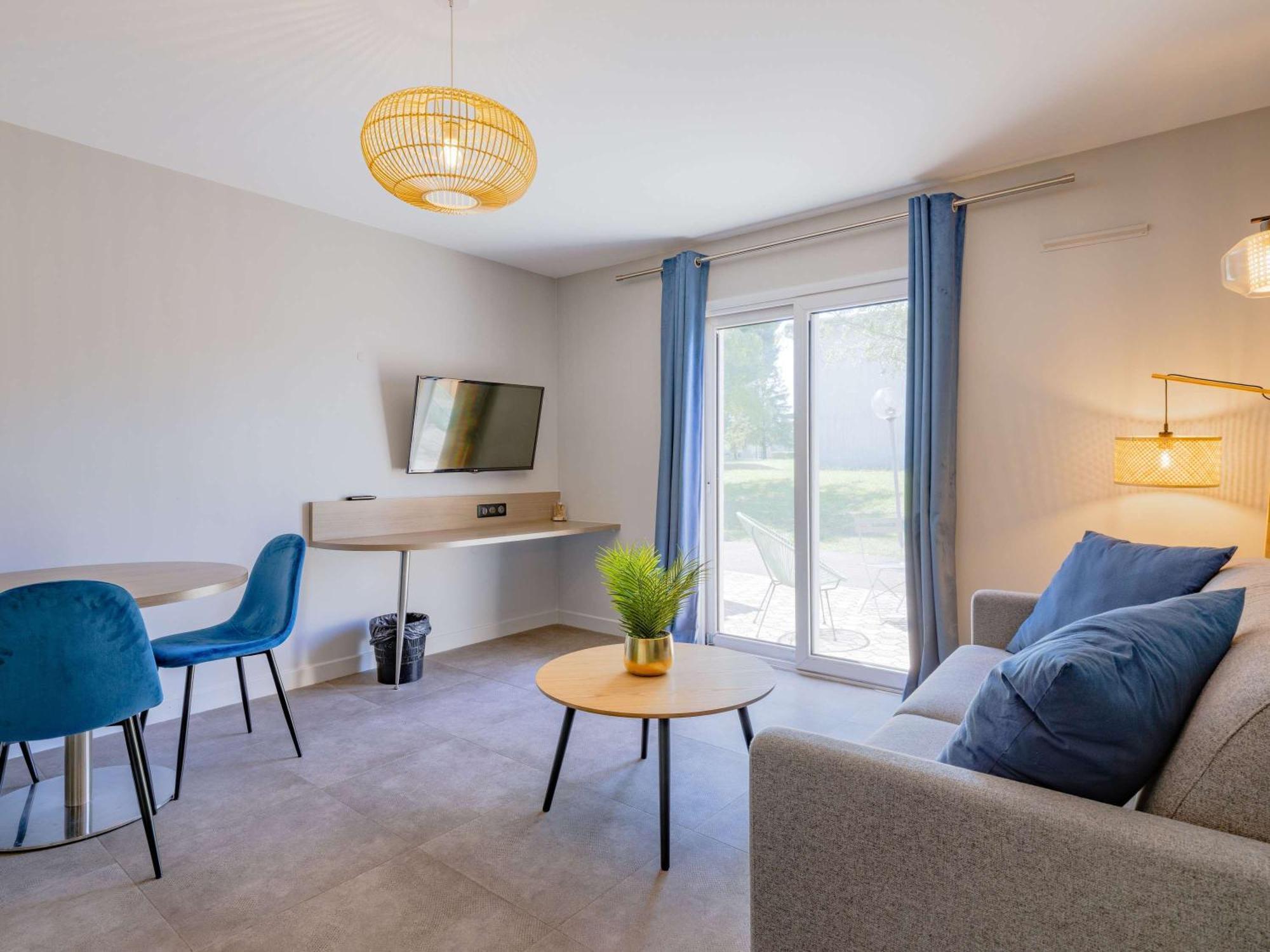 Mercure Lyon Est Villefontaine Exterior photo